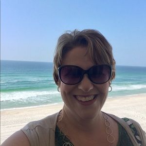 Meet your Posher, Pam